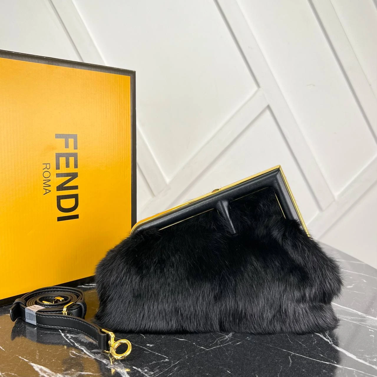 First Small Hairy Bag的图片