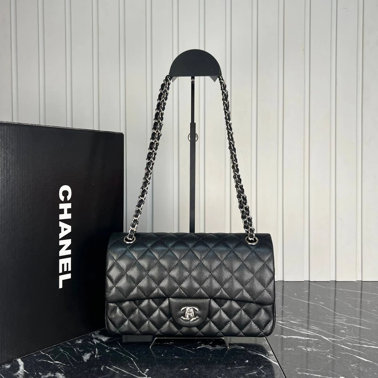 2.55 Cappitone Classic Flap Bag  - Caviar Leather - Silver Hardware的图片