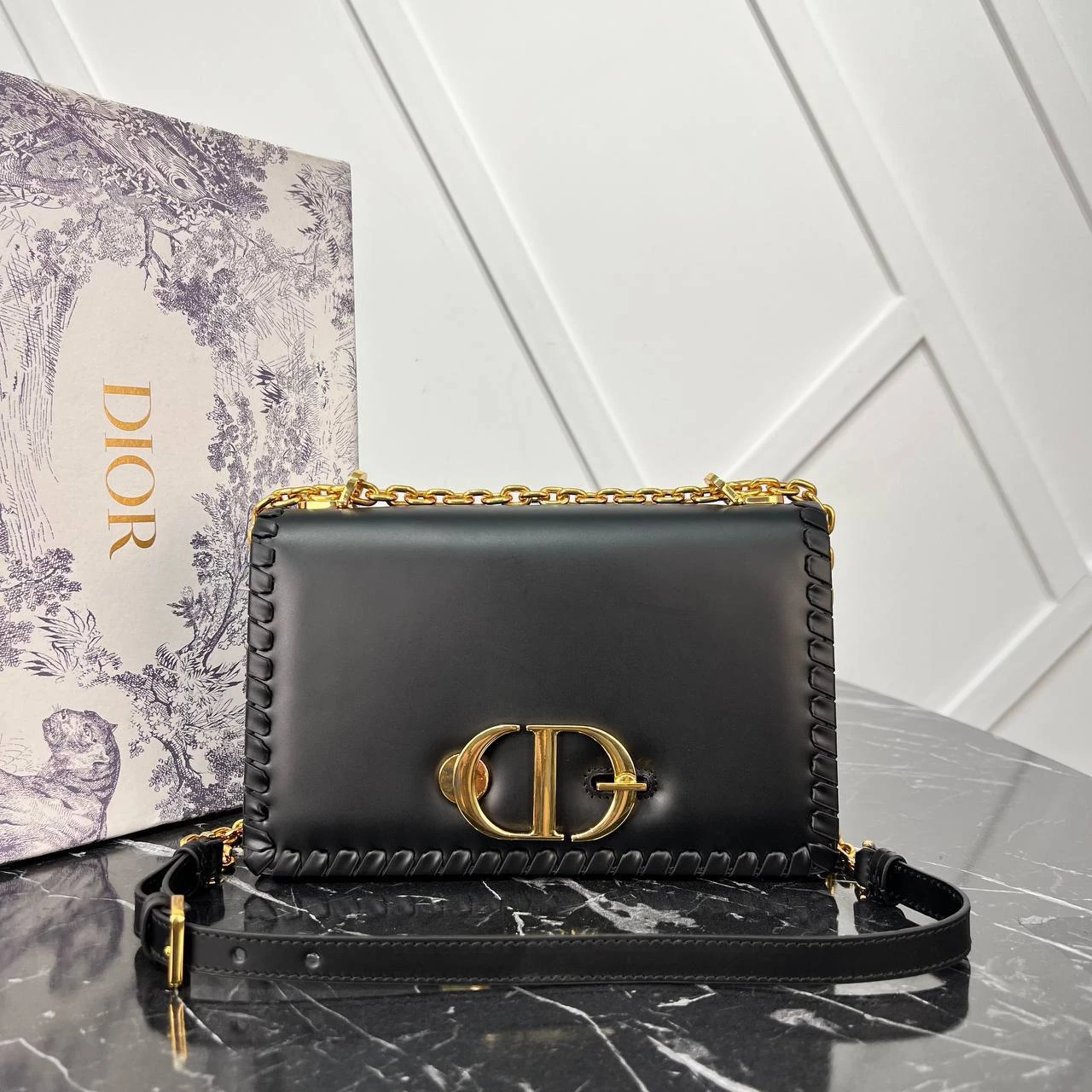Dior Montaigne Braidet Bag的图片