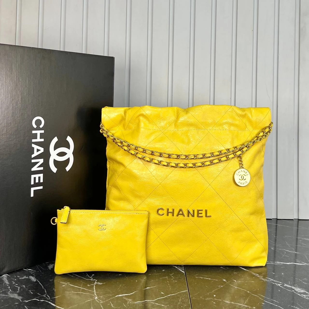 22 Gold-Tone Handbags - Yellow的图片