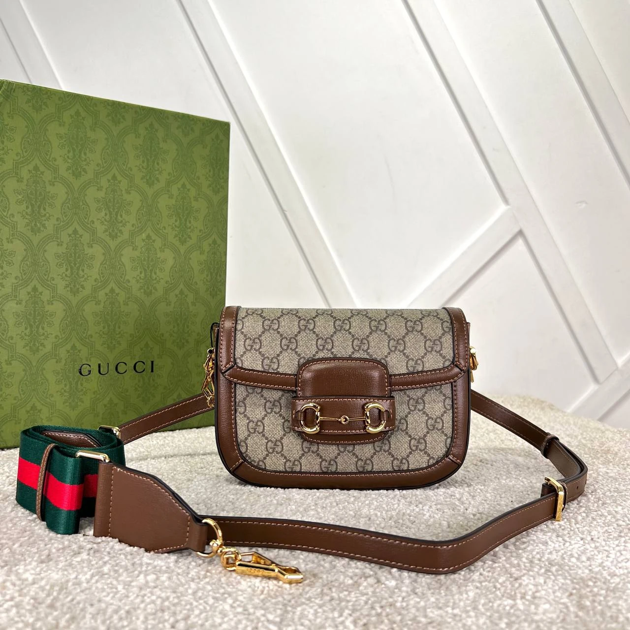 Horsebit Shoulder Bag的图片