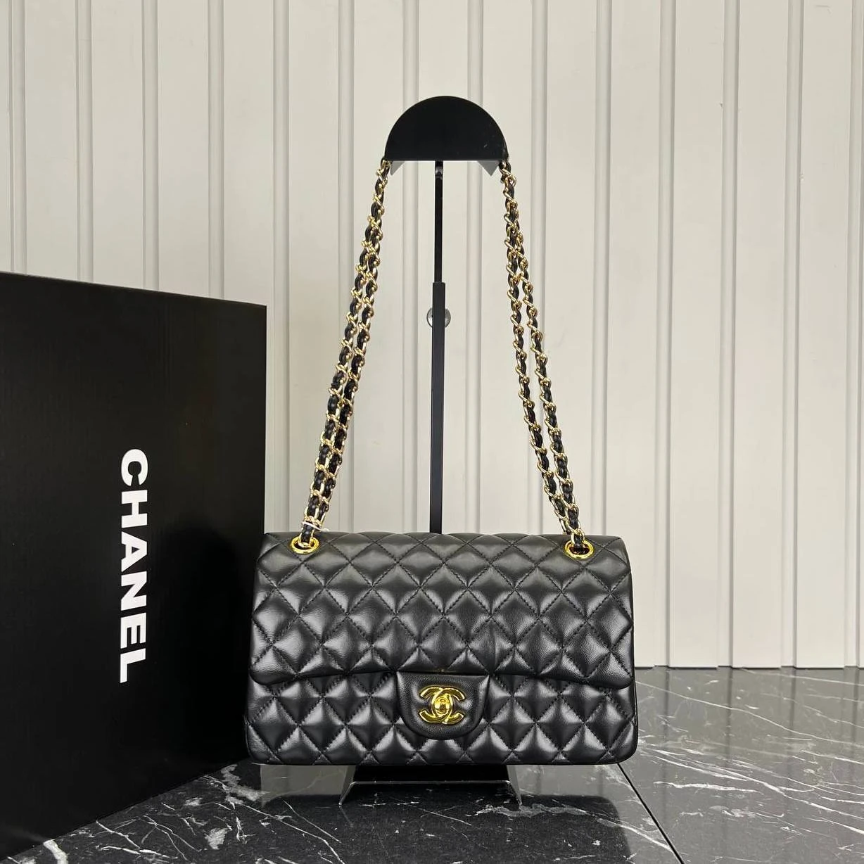 2.55 Cappitone Classic Flap Bag  - Gold Hardware的图片