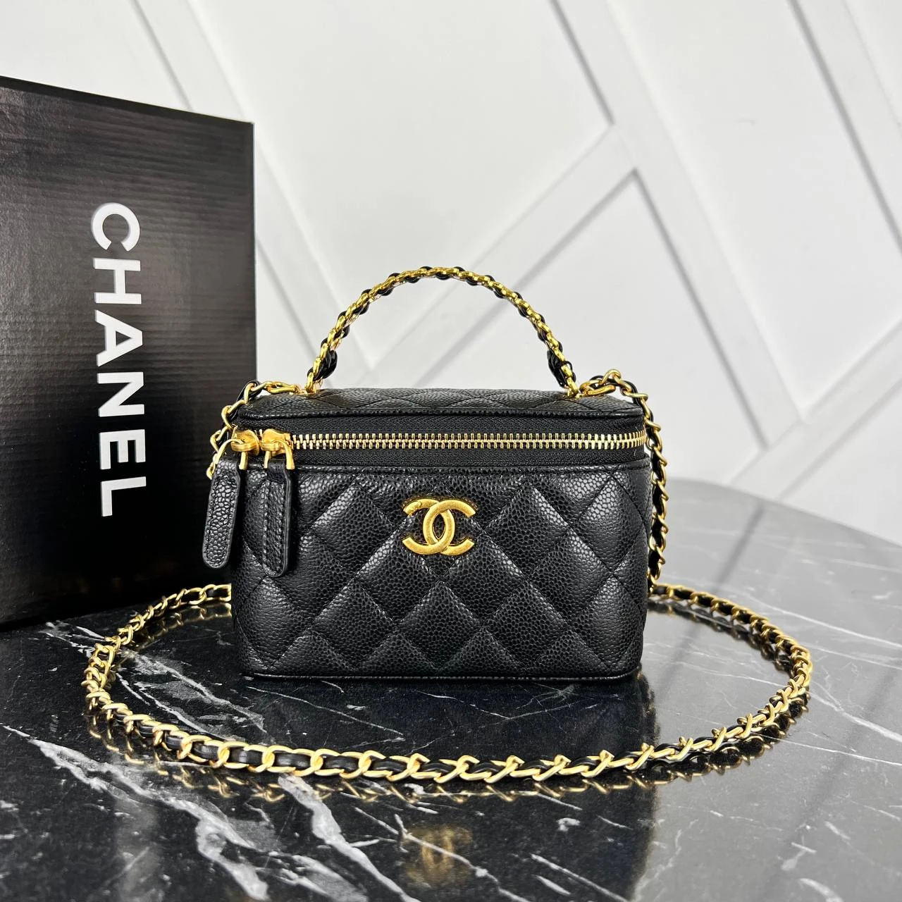 Picture of Chain Handbag