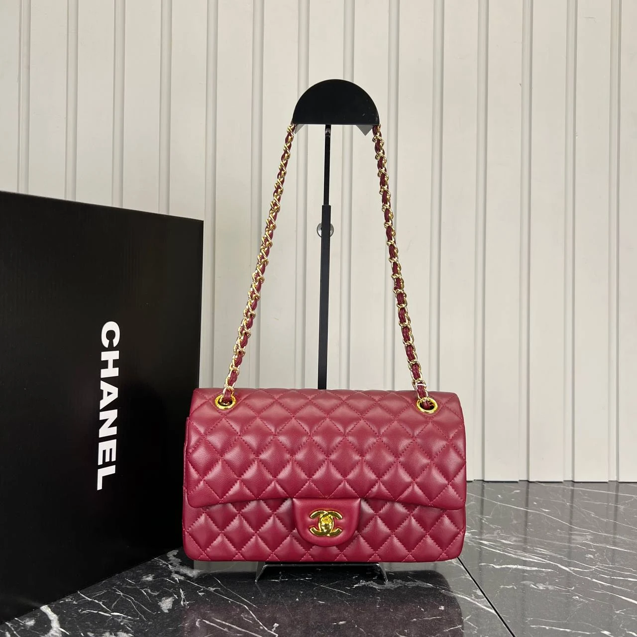 2.55 Cappitone Classic Flap Bag  - Burgundy的图片