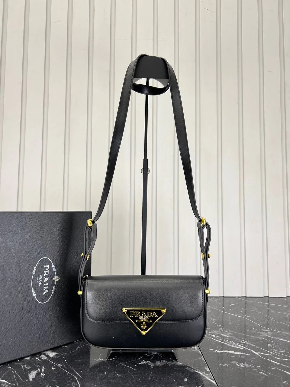Leather Shoulder Bag - Black的图片