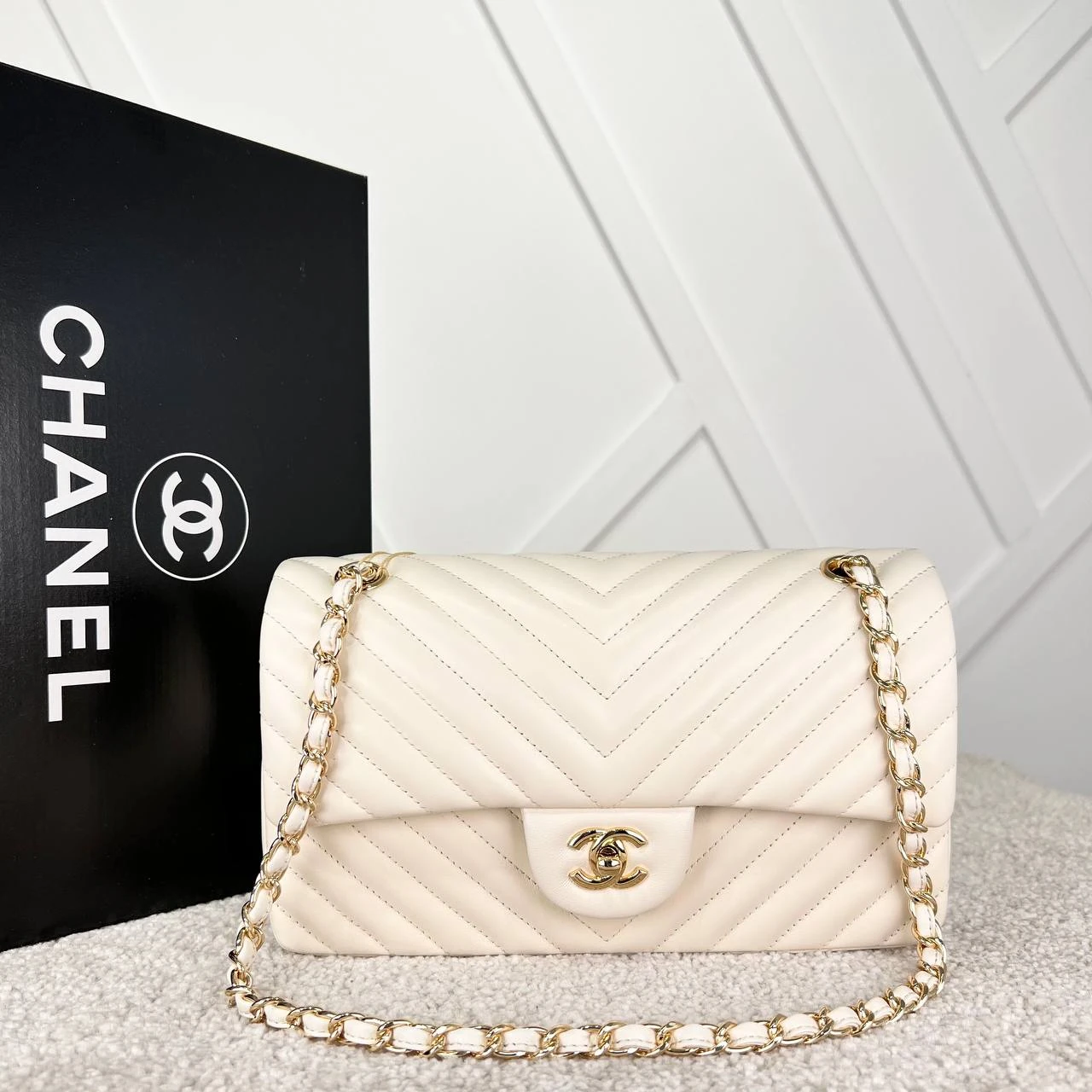 2.55 Chevron Classic Flap Bag  - White的图片