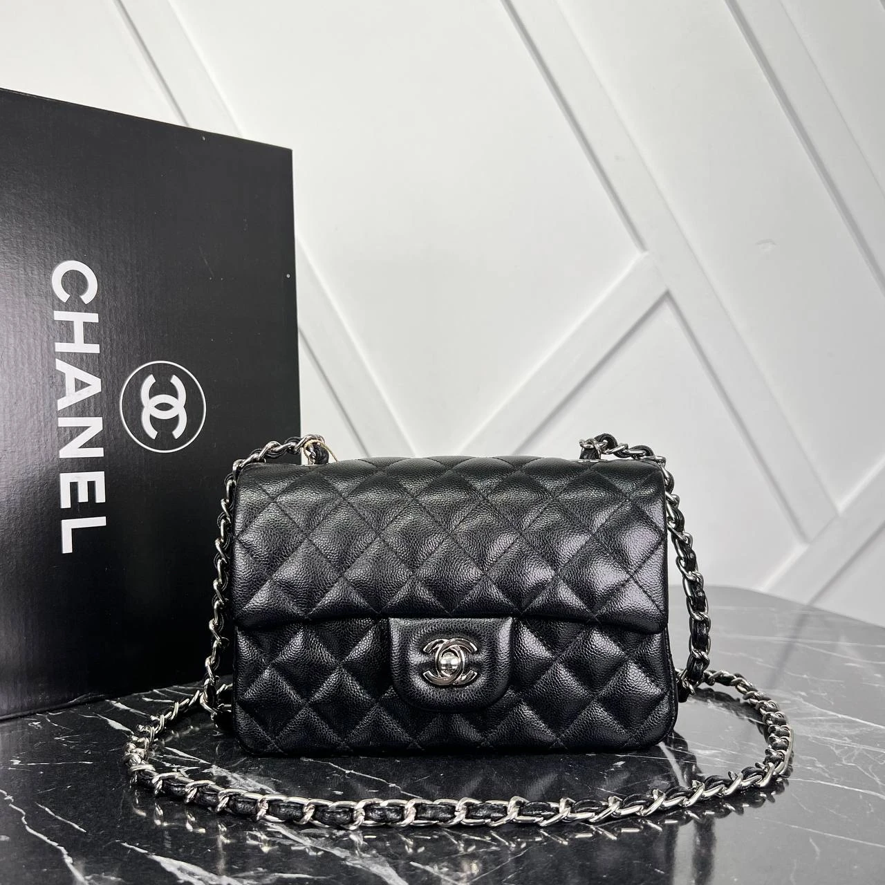 1.55 Cappitone Mini Flap Bag  - Caviar Leather - Silver Hardware的图片