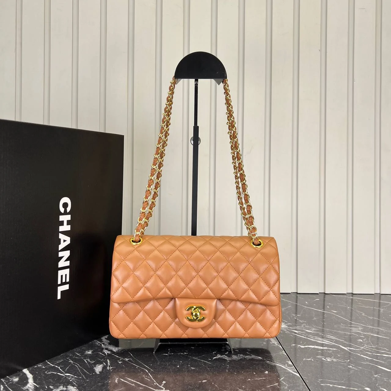 2.55 Cappitone Classic Flap Bag  - Brown的图片