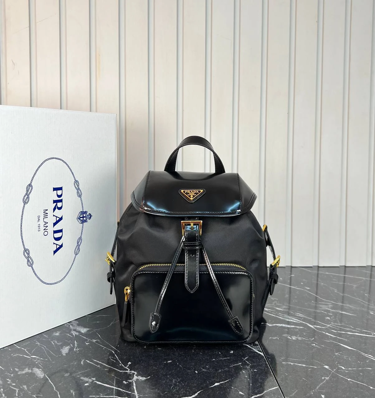 Re-Nylon Brushed Leather Backpack的图片