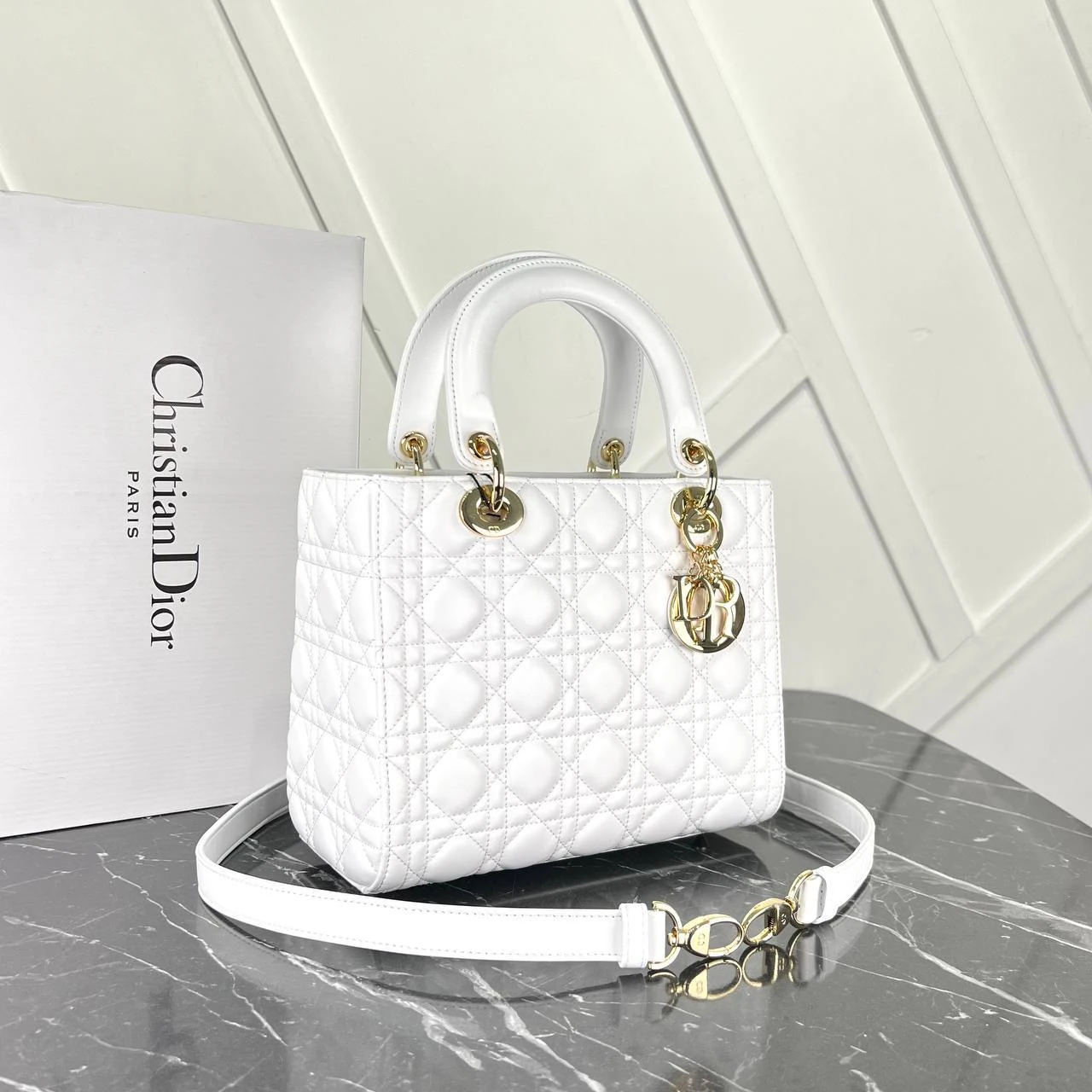 Medium Lady Bag  - White的图片