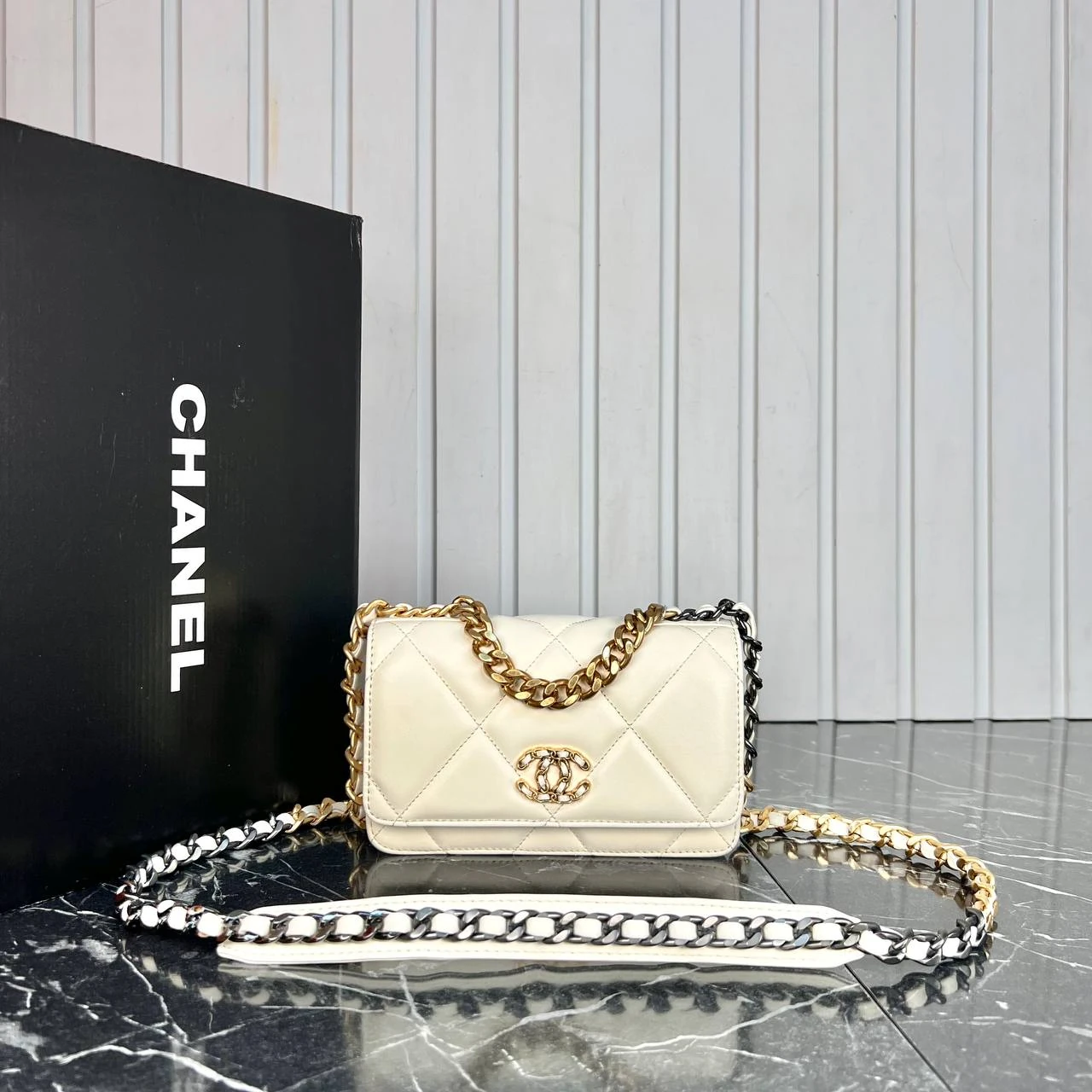 19 WOC Leather Bag - White的图片