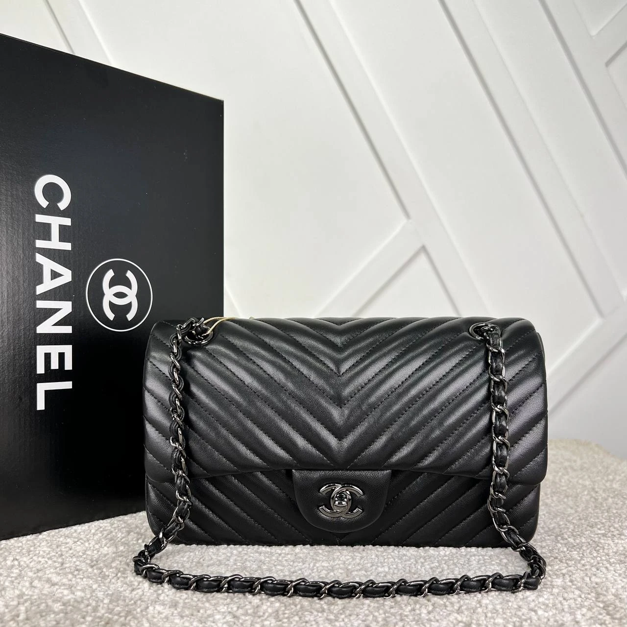 2.55 Chevron Classic Flap Bag  - Black Hardware的图片
