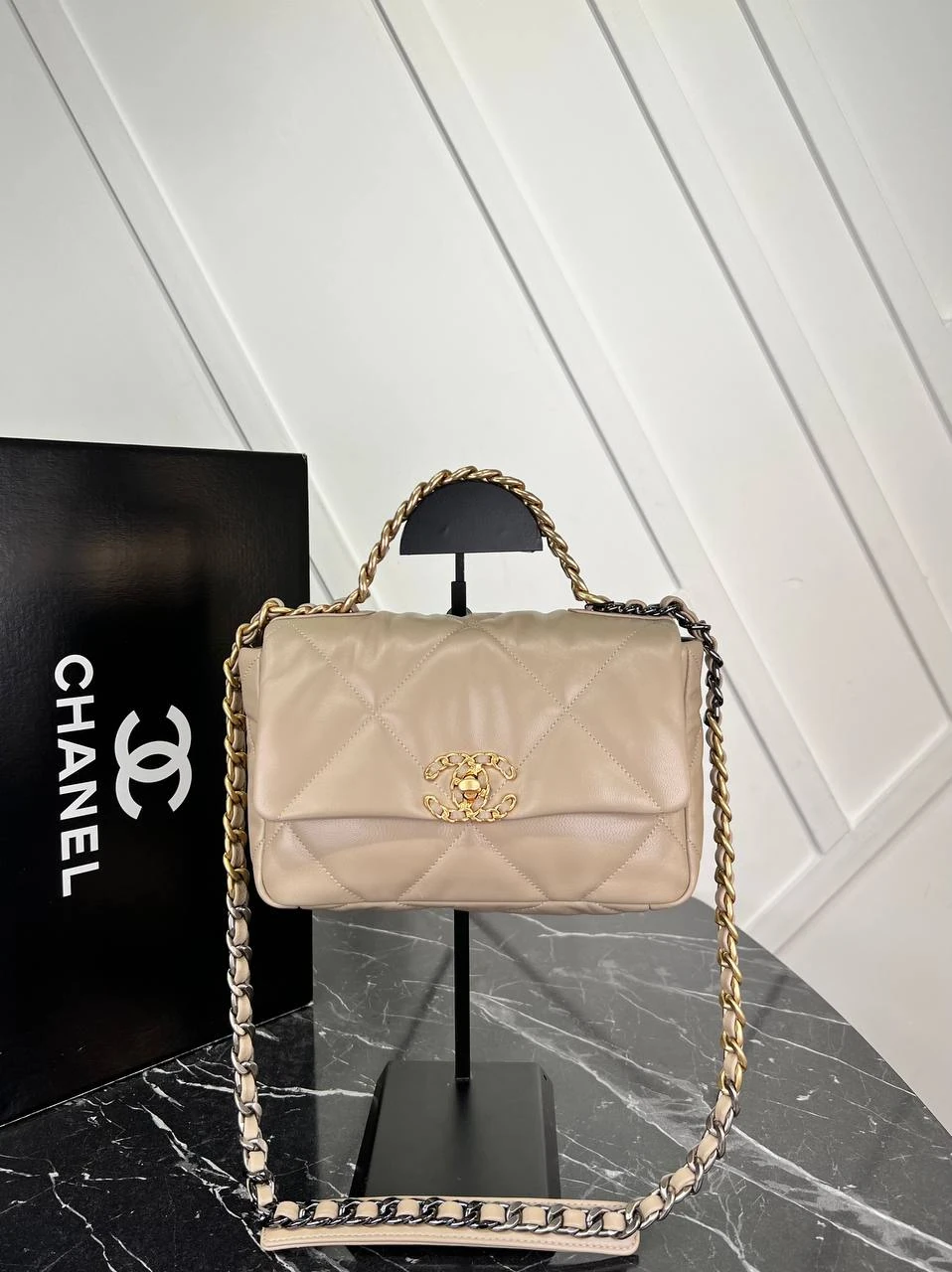 19 Genuine Leather Flap Bag  - Gray的图片