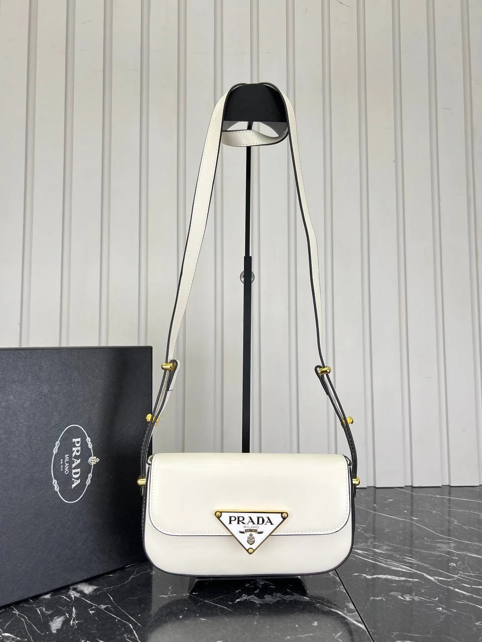 Leather Shoulder Bag - White的图片