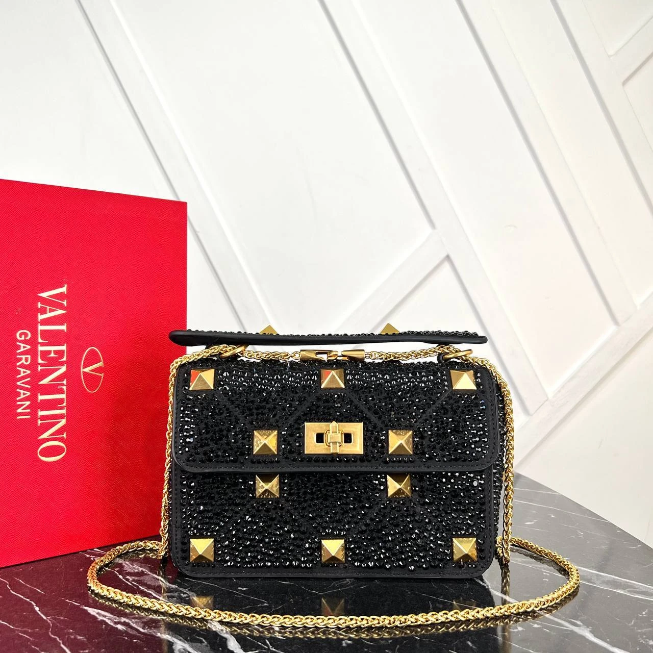 Roman Stud Medium Bag With Chain And Rhinestones的图片