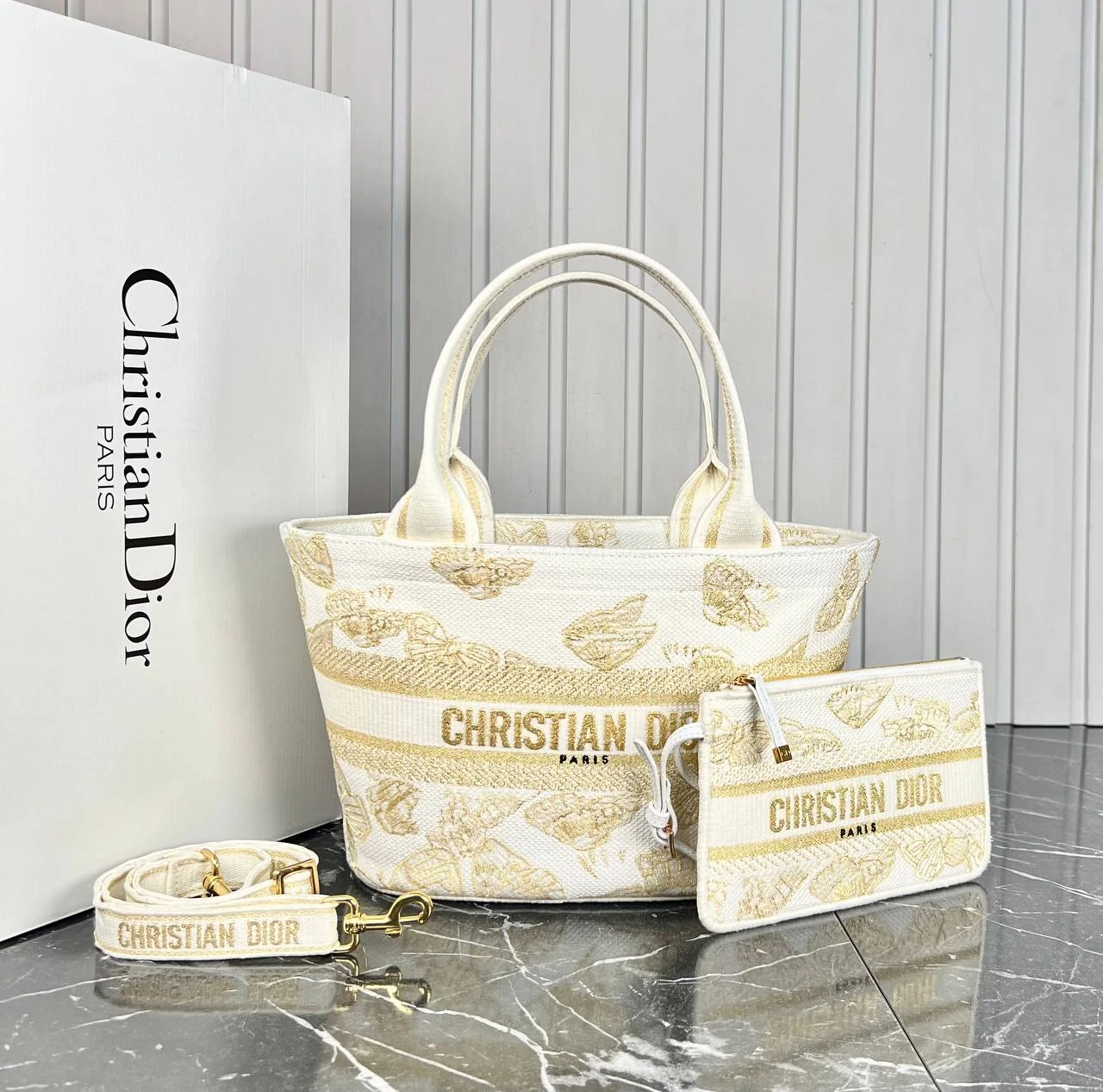 Dior Hat Basket Bag的图片