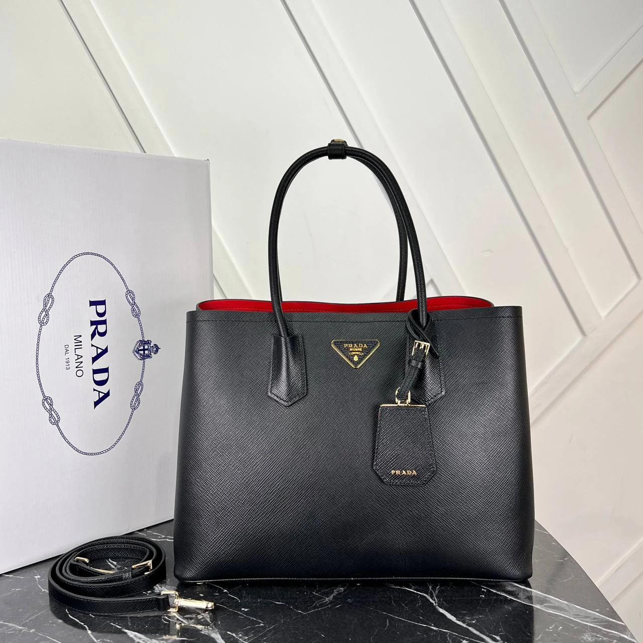 Saffiano Leather Double Bag的图片